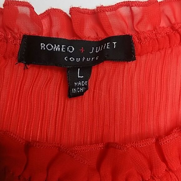 Romeo & Julie Red Chiffon Accordion Style Top L - Picture 4 of 8